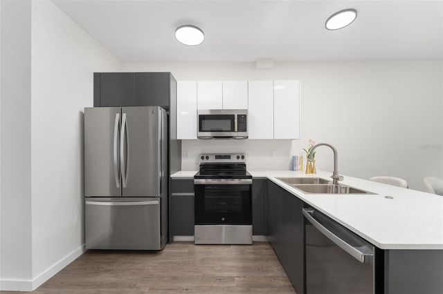 1581 NW 29TH ROAD 8, Gainesville, FL 32605