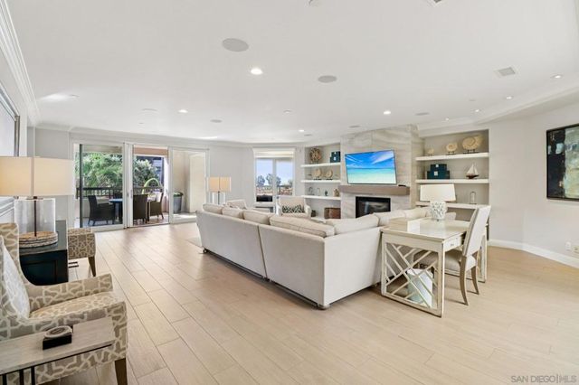 464 Prospect 101, La Jolla, CA 92037