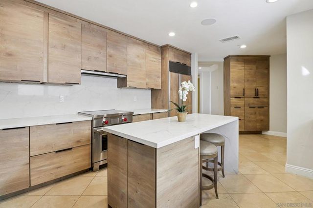 464 Prospect 101, La Jolla, CA 92037