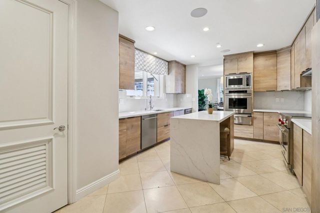 464 Prospect 101, La Jolla, CA 92037