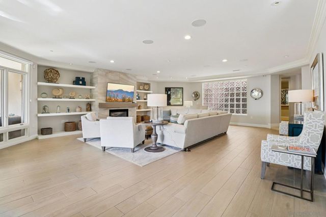464 Prospect 101, La Jolla, CA 92037