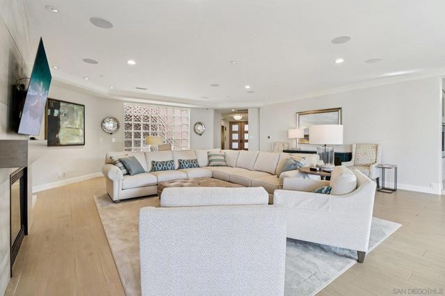 464 Prospect 101, La Jolla, CA 92037