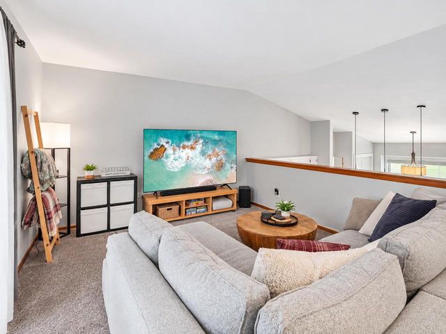 2530 N University DRIVE, Waukesha, WI 53188