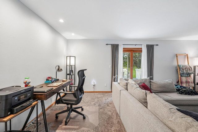 2530 N University DRIVE, Waukesha, WI 53188