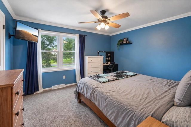 2530 N University DRIVE, Waukesha, WI 53188