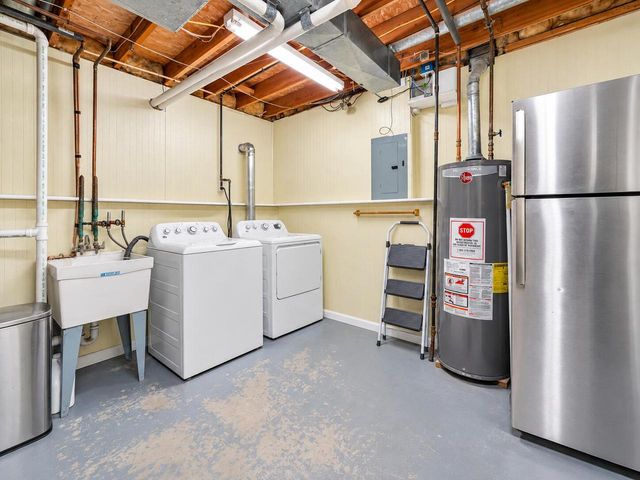 2530 N University DRIVE, Waukesha, WI 53188