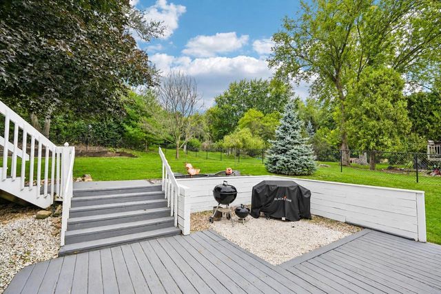 2530 N University DRIVE, Waukesha, WI 53188