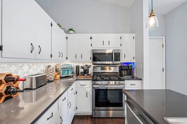 2530 N University DRIVE, Waukesha, WI 53188