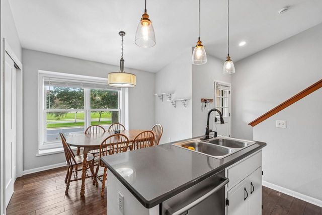 2530 N University DRIVE, Waukesha, WI 53188