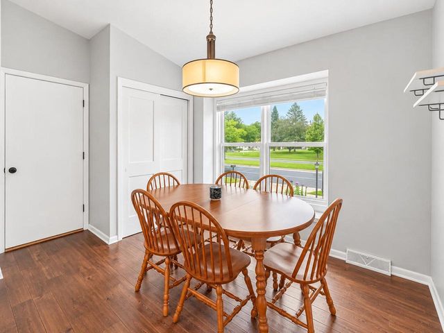 2530 N University DRIVE, Waukesha, WI 53188