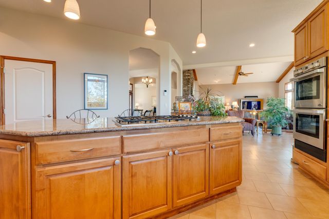 6708 E Matthew Ln, Chattaroy, WA 99003
