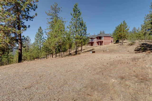 6708 E Matthew Ln, Chattaroy, WA 99003