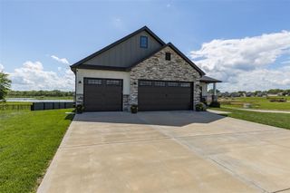 1099 Stonegate, Farmington, MO 63640