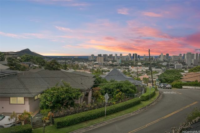 2970 Robert Place, Honolulu, HI 96816