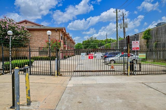 9400 Bellaire Boulevard 511, Houston, TX 77036