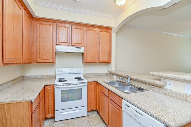 9400 Bellaire Boulevard 511, Houston, TX 77036
