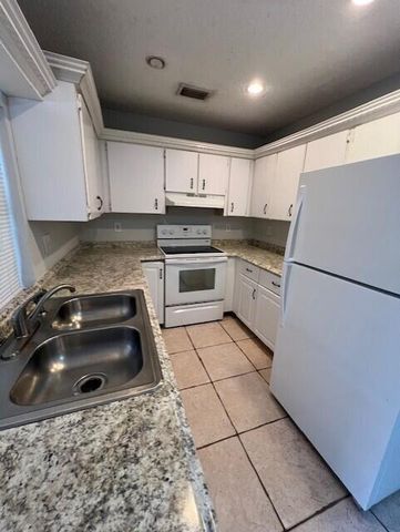 12781 Peconic Court, Wellington, FL 33414