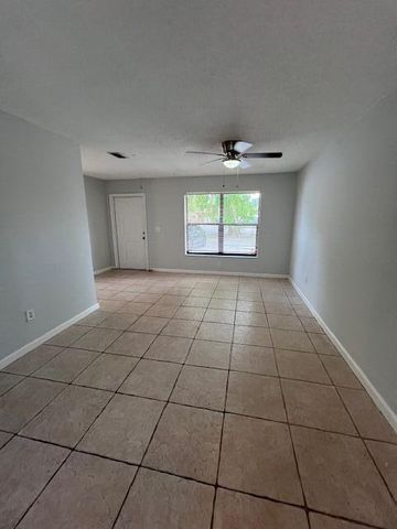 12781 Peconic Court, Wellington, FL 33414