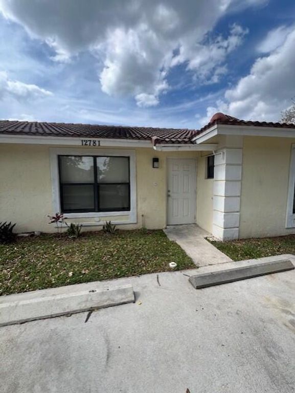 12781 Peconic Court, Wellington, FL 33414