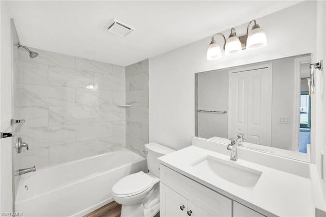16881 Davis RD 312, Fort Myers, FL 33908