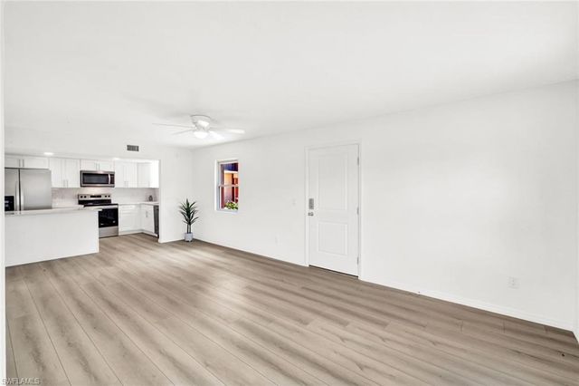 16881 Davis RD 312, Fort Myers, FL 33908