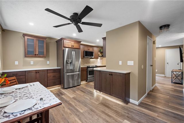 314 Benson Circle Dr., Whitehall, PA 15227