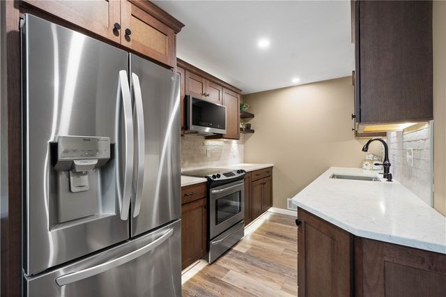 314 Benson Circle Dr., Whitehall, PA 15227
