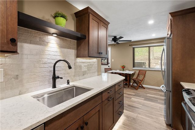 314 Benson Circle Dr., Whitehall, PA 15227