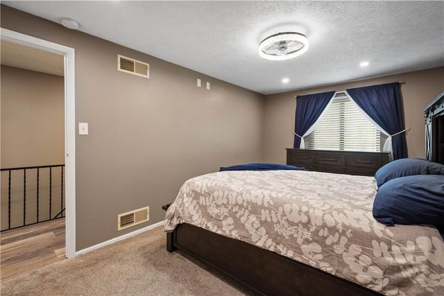 314 Benson Circle Dr., Whitehall, PA 15227