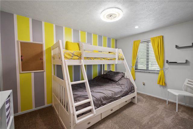 314 Benson Circle Dr., Whitehall, PA 15227