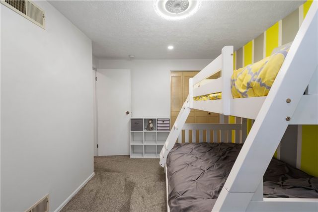 314 Benson Circle Dr., Whitehall, PA 15227