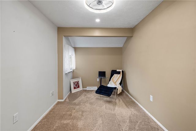 314 Benson Circle Dr., Whitehall, PA 15227