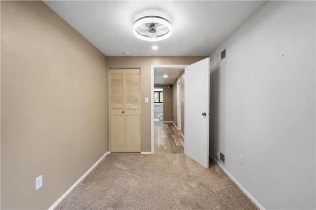 314 Benson Circle Dr., Whitehall, PA 15227