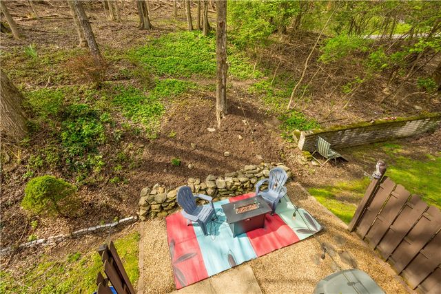 314 Benson Circle Dr., Whitehall, PA 15227