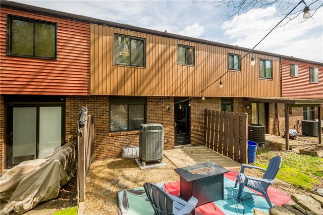 314 Benson Circle Dr., Whitehall, PA 15227