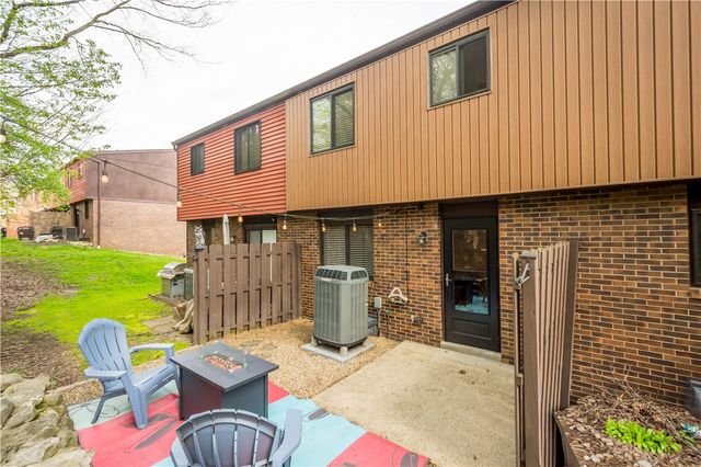 314 Benson Circle Dr., Whitehall, PA 15227