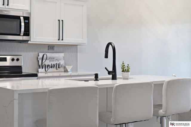 6937 Claystone Drive, Lincoln, NE 68521