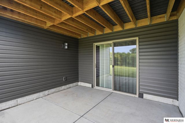 6937 Claystone Drive, Lincoln, NE 68521