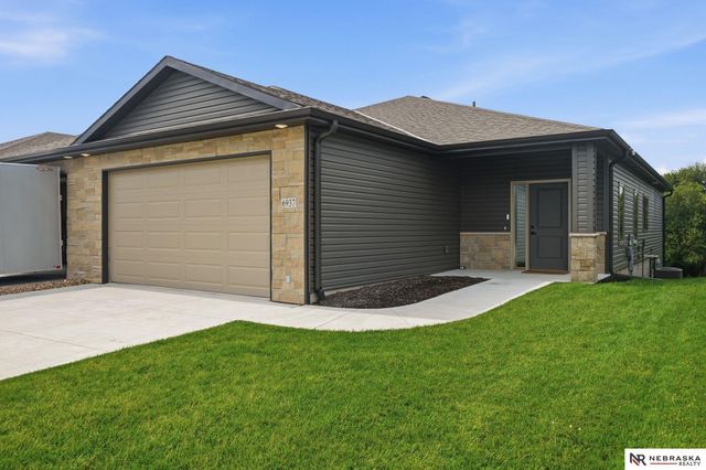 6937 Claystone Drive, Lincoln, NE 68521