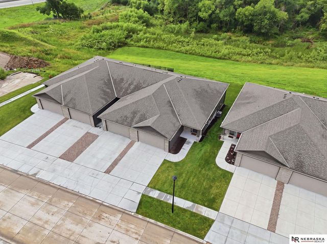 6937 Claystone Drive, Lincoln, NE 68521