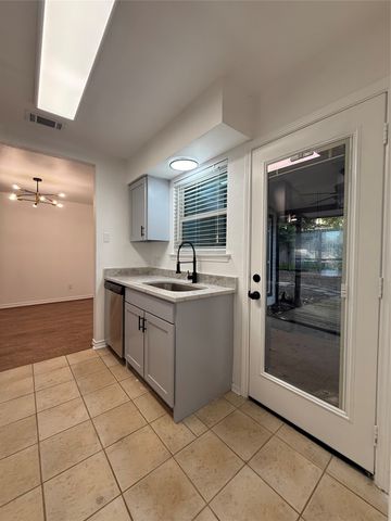 4804 Lemondrop Court, Arlington, TX 76017