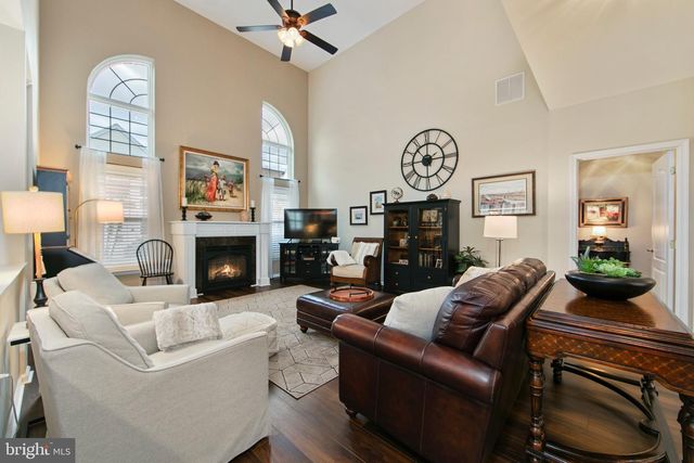 35 HUXLEY CIR, Marlton, NJ 08053