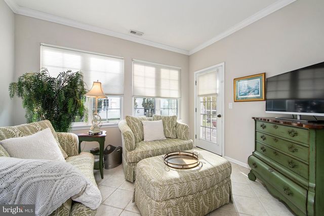 35 HUXLEY CIR, Marlton, NJ 08053