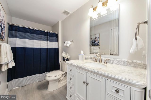 35 HUXLEY CIR, Marlton, NJ 08053