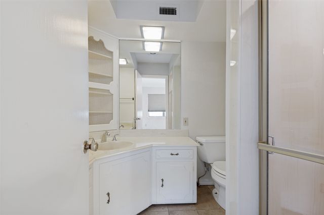 6211 Bandera Avenue D, Dallas, TX 75225