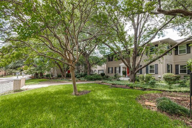 6211 Bandera Avenue D, Dallas, TX 75225