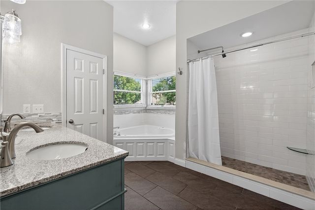 47 Stonehenge Drive, Bentonville, AR 72712