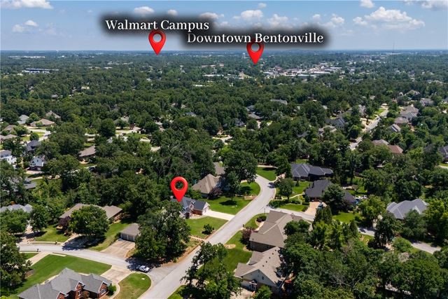 47 Stonehenge Drive, Bentonville, AR 72712