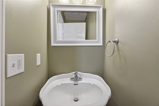 47 Stonehenge Drive, Bentonville, AR 72712