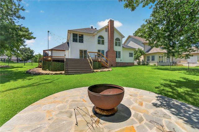 47 Stonehenge Drive, Bentonville, AR 72712